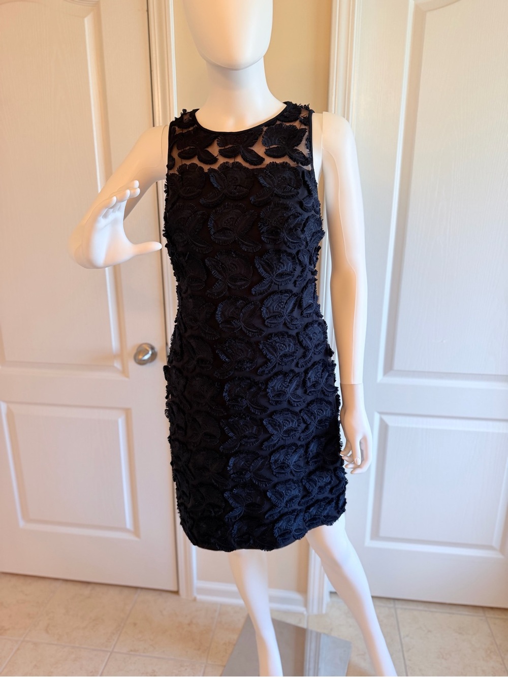Ralph Lauren Navy Floral Appliqué Sleeveless Mini Dress Size 4 Like New - Picture 2 of 8